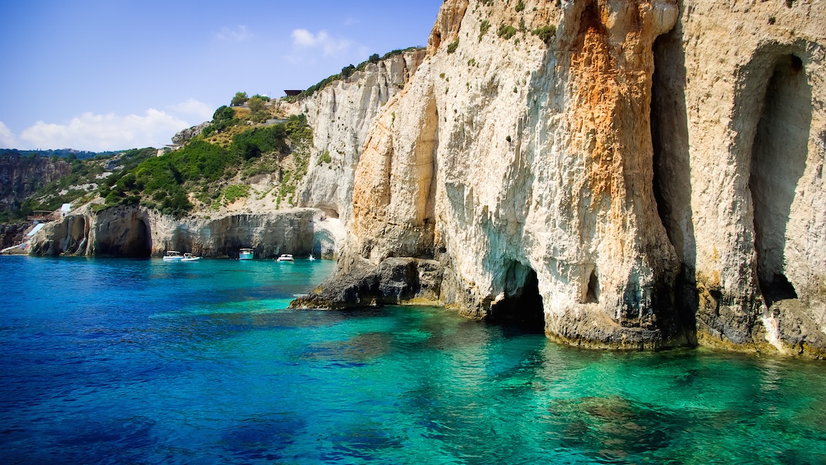 Blue Caves, neboli Modré jeskyně na ostrově Zakynthos, Greece
